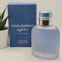 Dolce&Gabbana
 
Light Blue Eau Intense Pour Homme Eau de Parfum

3.3 fl 