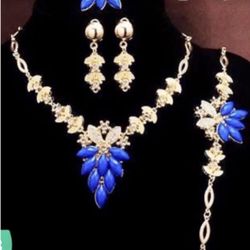 4pcs Exotic Flower Design Gold Plated Set