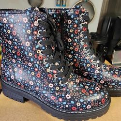 New Size 6 Boots