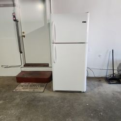 21 Cu Ft Refrigerator 