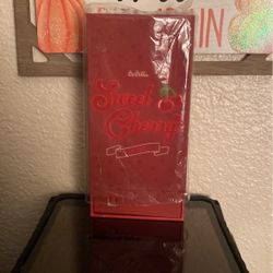 Sweet cherry make up