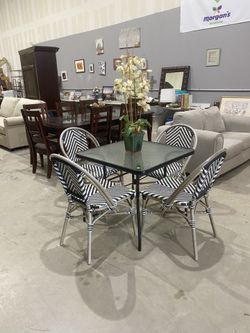 Abby lane Patio Dining Tables Square Outdoor Dining Table 34-in W x 34-in L with Umbrella Holder 