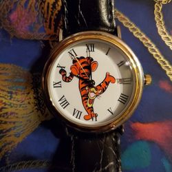 Disney POOH Watch .. NEW