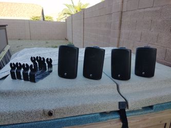 Niles indoor outdoor speakers with brackets