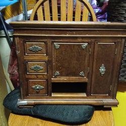 I Am Selling  A Vintage Jewelry Cabinet Novel Collection  LORD OF THE RING In Fair  Condition  NEED A Little  Loving 