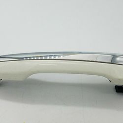 OEM Q50 REAR RIGHT PASSENGER SIDE EXTERIOR DOOR GRIP HANDLE WHITE 