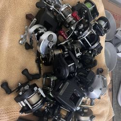 Lot Of 21 Fishing REELS 