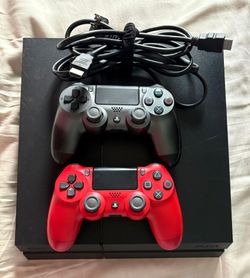 PS4 with 2 Controllers