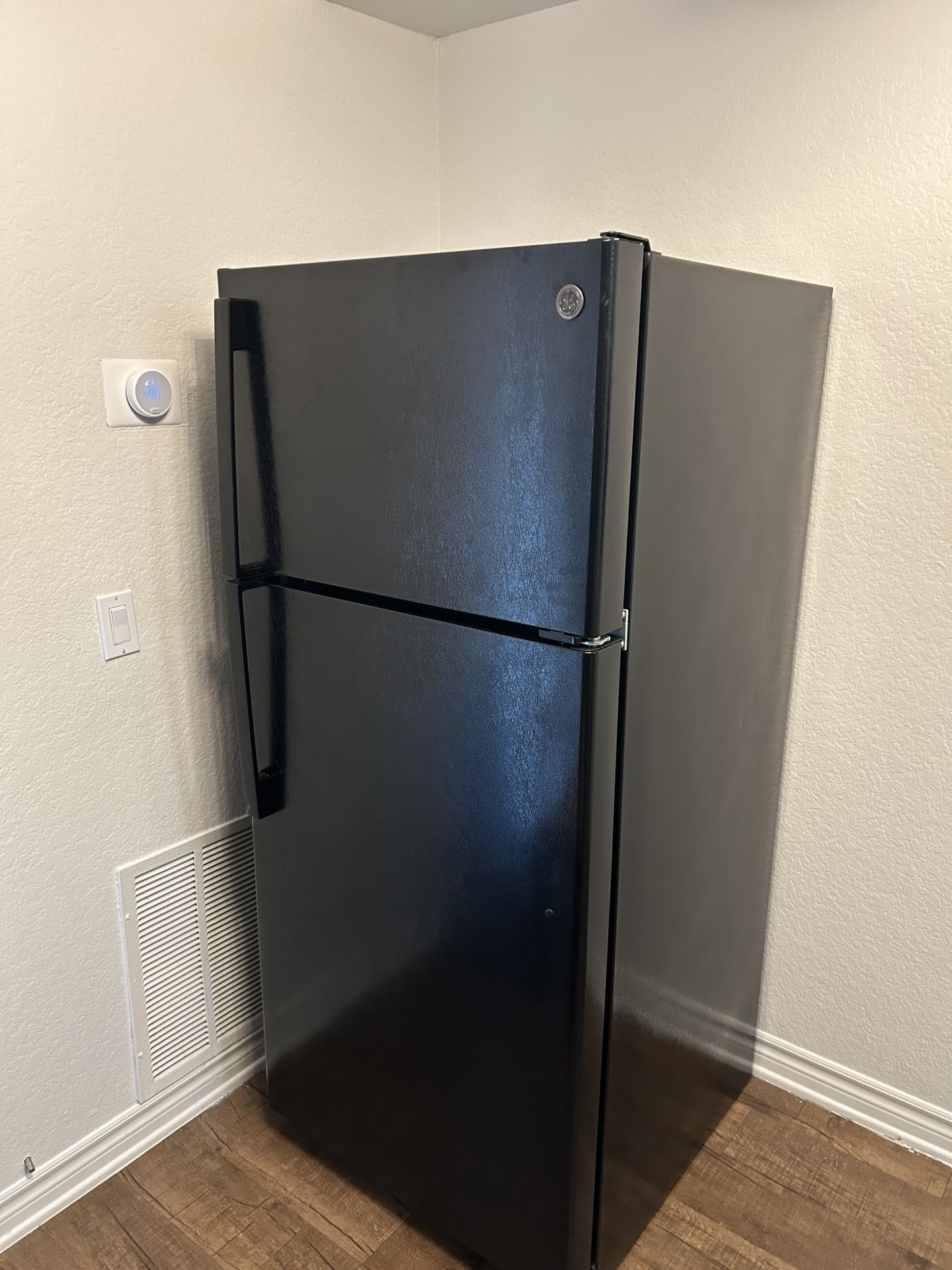 GE Refrigerator