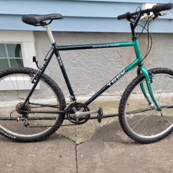 Large Trek Mountain Track 830 MTB,