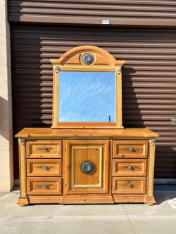 AMAZING ORNATE PINE WOOD DRESSER WITH ARCHED MIRROR
