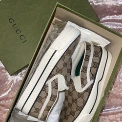 Woman Gucci Shoes 6.5