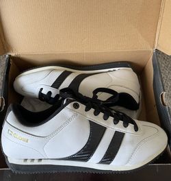 Globe shoes size 10
