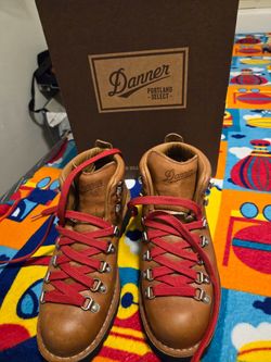 Danners boots  7 1/2