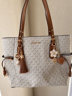 Michael Kors Voyager Tote Bag