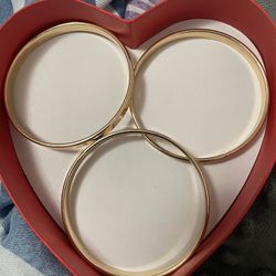 Women’s Gold Bangle Bracelets