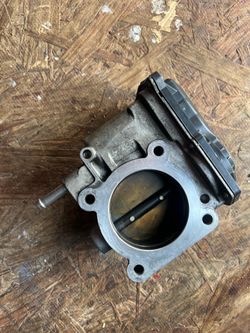 2007 CHEVROLET SUBURBAN THROTTLE BODY / PART