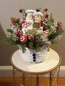 Mr. & Mrs. Claus Gingerbread Bakers Christmas Arrangement” – Holiday Centerpiece