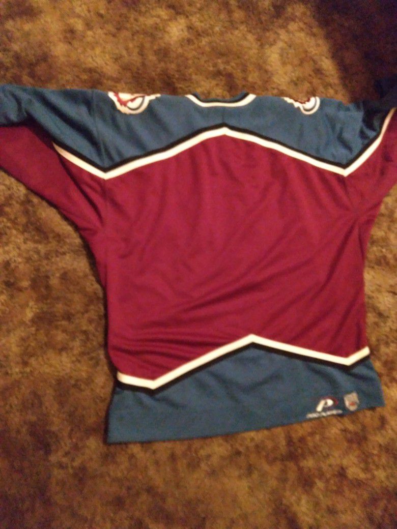 Colorado Avalanche Hockey Jersey for Sale in Elk Grove, CA - OfferUp