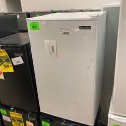Magic Chef 3.3 Cu Mini Fridge HMR330WE 4J