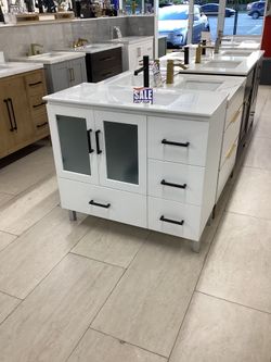 40” Bathroom Vanity Cabinet New Solid Wood Fully Assembled Softclose Drawers Doors White Ceramic Top Sink Ntegrated Ready For Pick Up Today