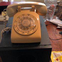 Western bell rotary telephone
