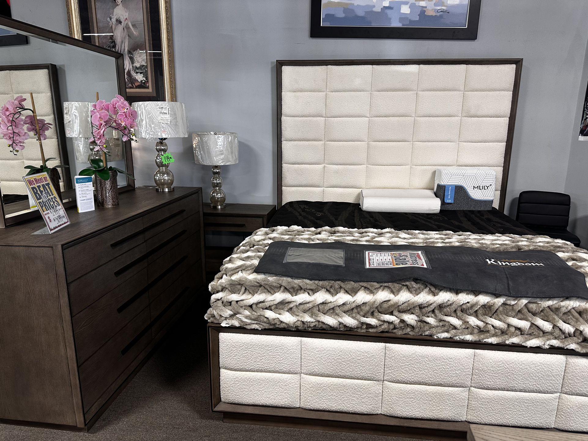 Stunning Bedroom Set! $2,999! Easy Financing! 🖤☎️