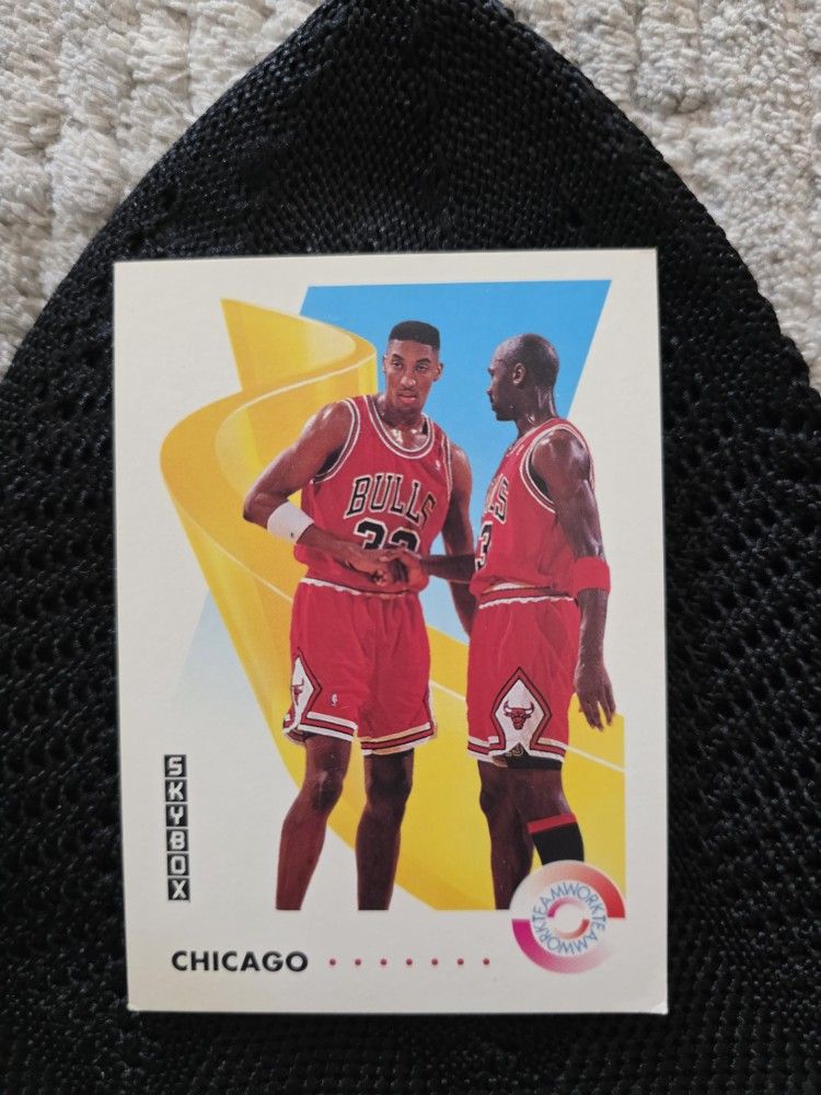 Chicago bulls Jordan and Pippen skybox card