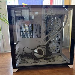 Lian Li O11 Dynamic and NZXT RGB Kraken Z73 AIO