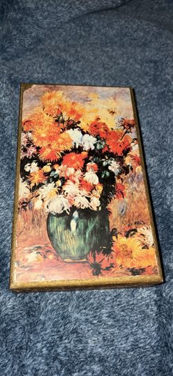 Wooden jewelry box