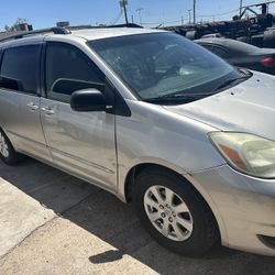 2004 Toyota Sienna