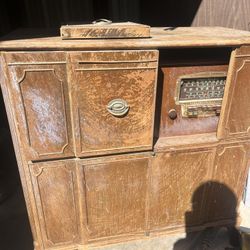 Vintage Console Radio