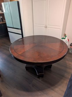 Dining table Free