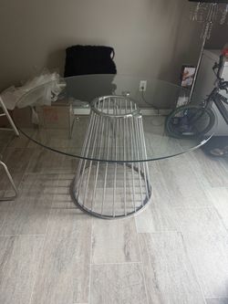 Dining room table