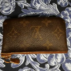LV Change Purse