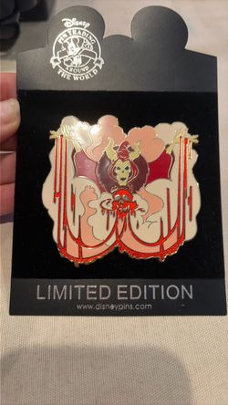 DS Horned King Black Cauldron   Jumbo pin. LE 300