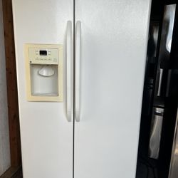 Side By Side Refrigerator DELIVERY AVAILABLE 🚚