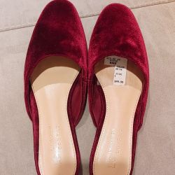 LC Lauren Conrad Velvet Flats Sz 6 Med