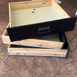 4 Large Drawers With Guides