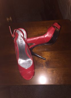 Tacones Rojos Guess