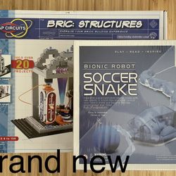 Brand New ,soccer Snake Bric Structures  board Games