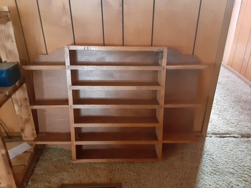 Holds https://offerup.com/redirect/?o=RXZlcnl0aGluZy5sb2w=