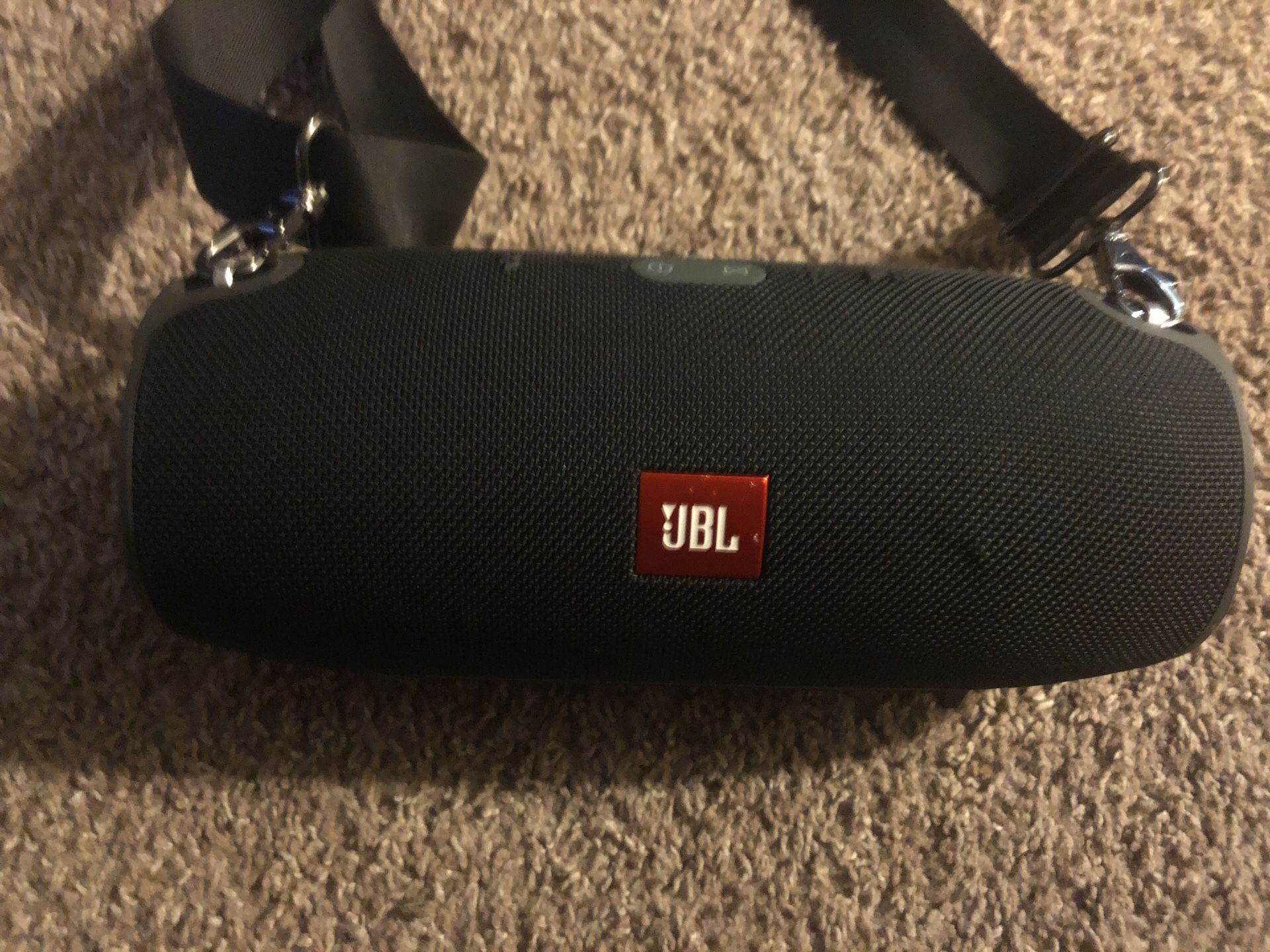 Jbl extreme waterproof speaker