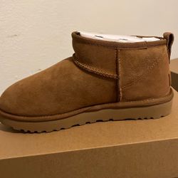 Classic Ultra Mini UGGS 