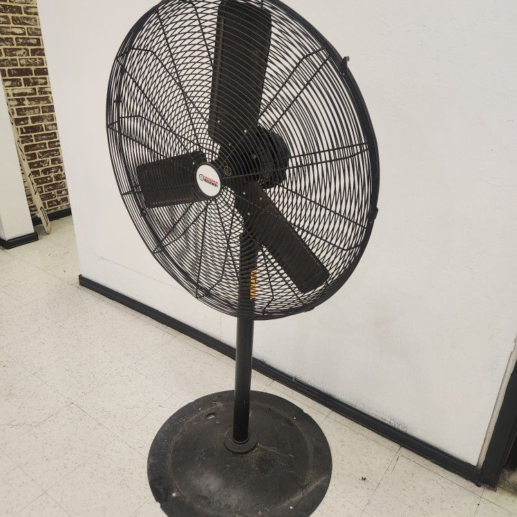 30" Standing Metal Fan