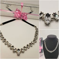 Rare Drop Vintage Necklace, Beautiful choker style in Excellent condition. #898
