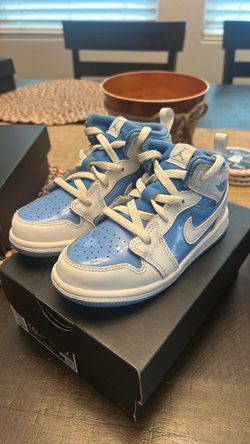 Air Jordan 1's Mid (10c)