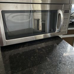 Maytag 2-cu ft 1000-Watt Microwave
