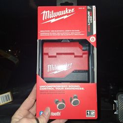 MILWAUKEE EARBUDS 