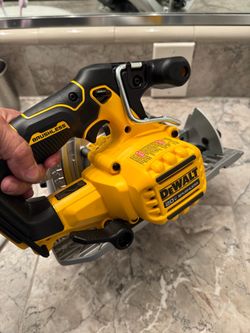 DEWALT circular saw 6-1/2 “